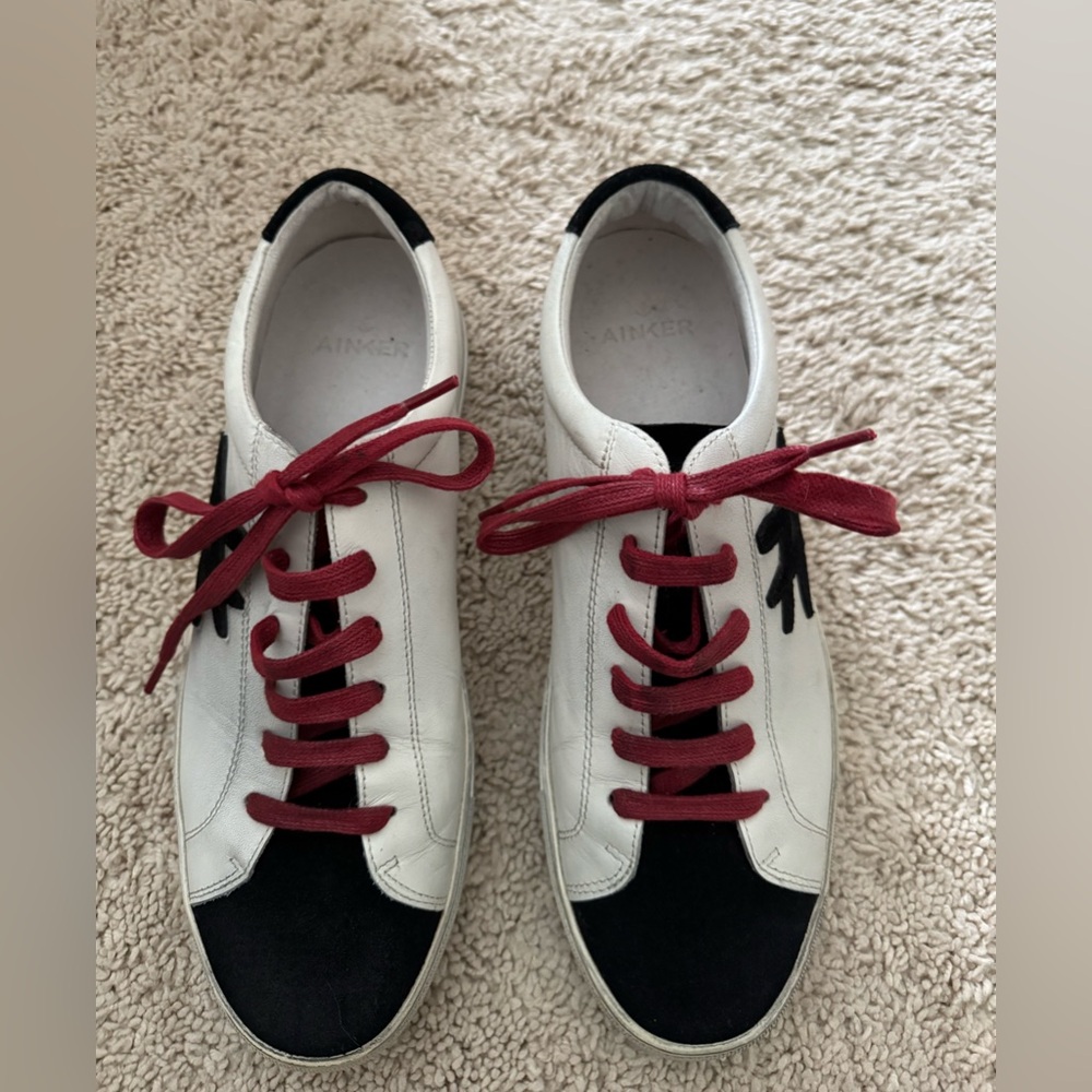 Ainker Men's White and Black Sneakers with Red Accents